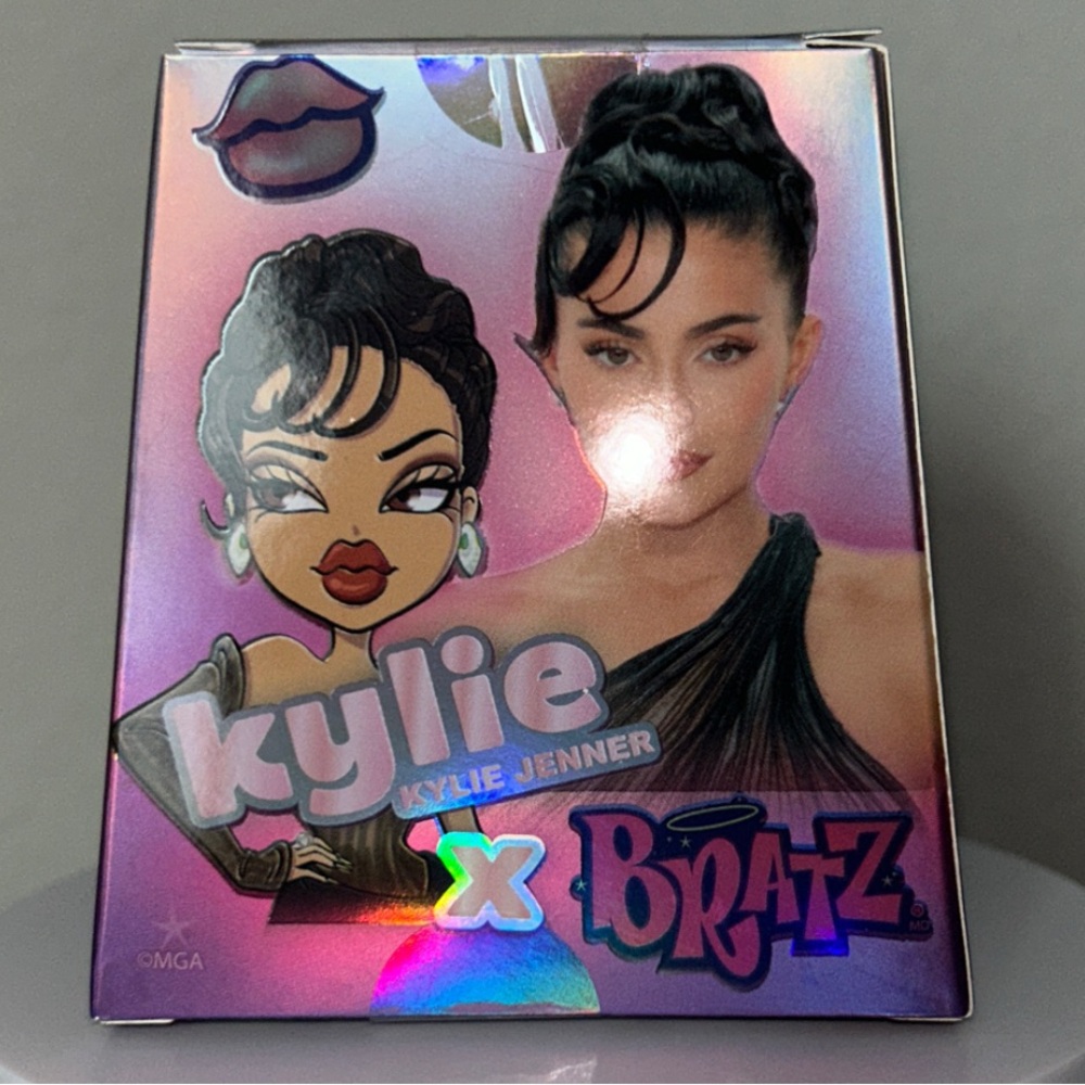Kylie Jenner x Doll Set - Black and Pink